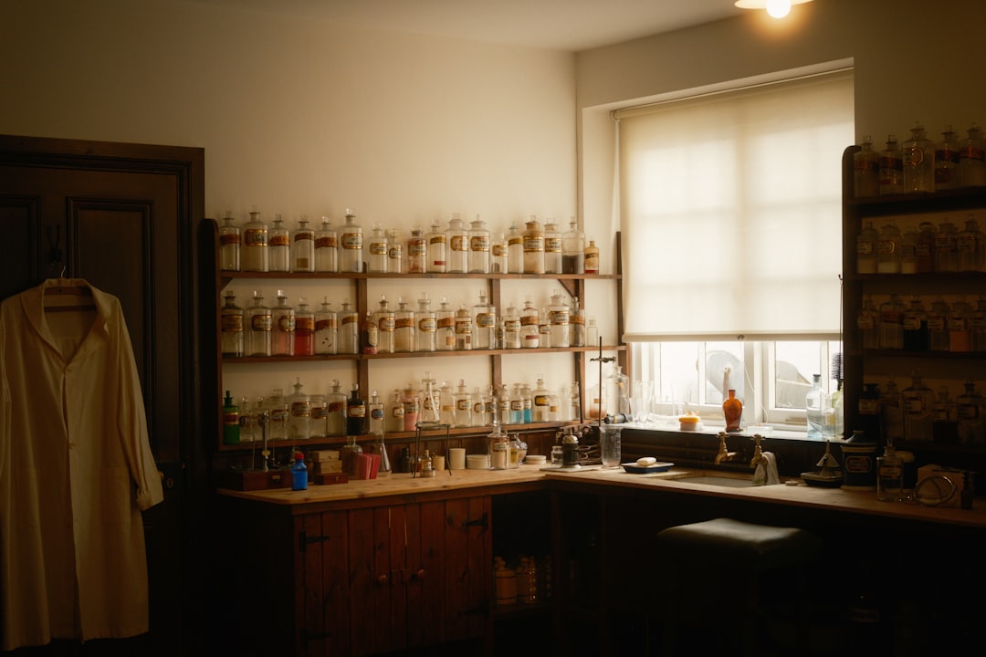Vintage mainframe server room with warm amber lighting, minimalist retro technology aesthetic, single engineer in clean lab coat monitoring efficient streamlined dashboard, subtle green terminal glow